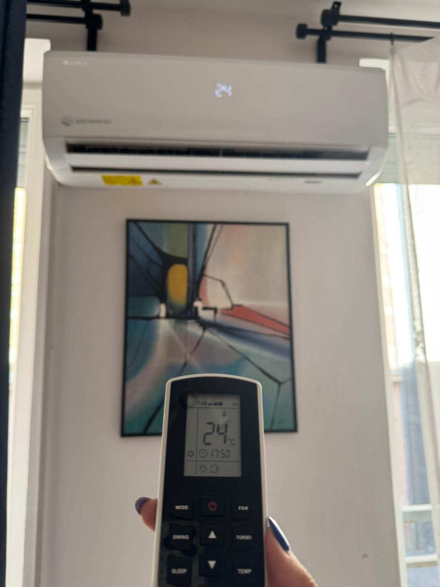 Onyx Apartment With Free Private Garage + Ac Budapest Eksteriør billede